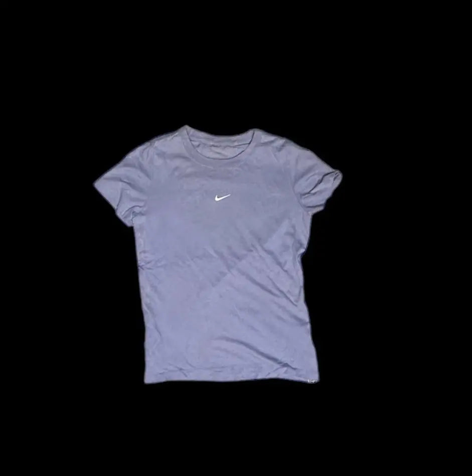 Nike Center Swoosh Size M - Slick Vintage