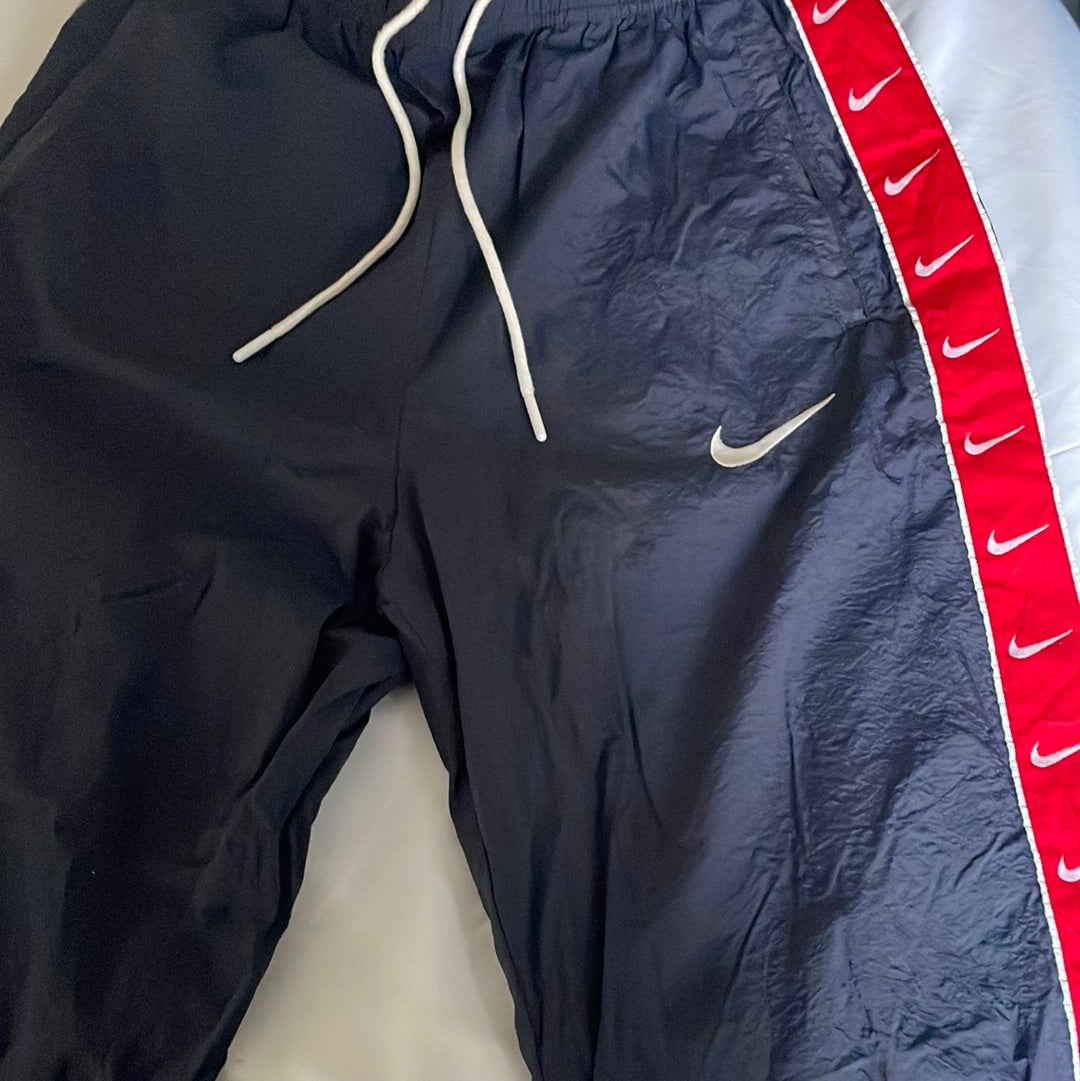 NIKE red Sides XL